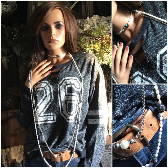 The Wandering Hippie Tops - Raw Cut Bobbie Pullover Sweatshirt